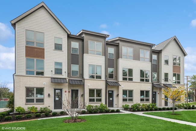 Photo - 4824 157th St Townhome