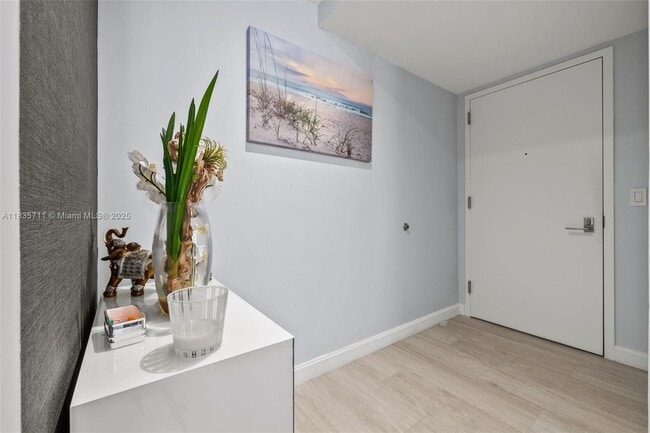 Photo - 55 SW 9th St Unidad 2309
