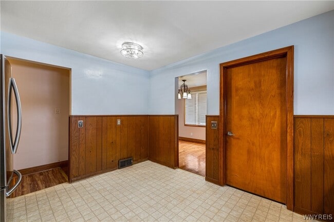 Photo - 133 Halstead Ave