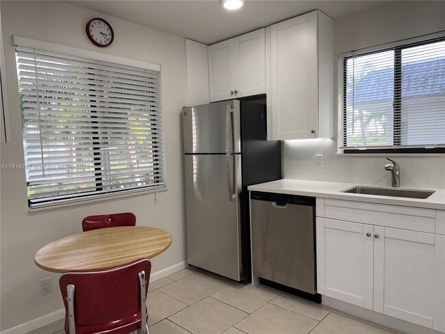 Photo - 16521 Blatt Blvd Unidad 201