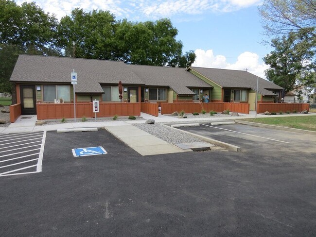 Photo - 141 W Broadway Ave