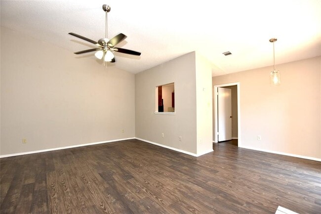 Photo - 609 Rollingway Dr