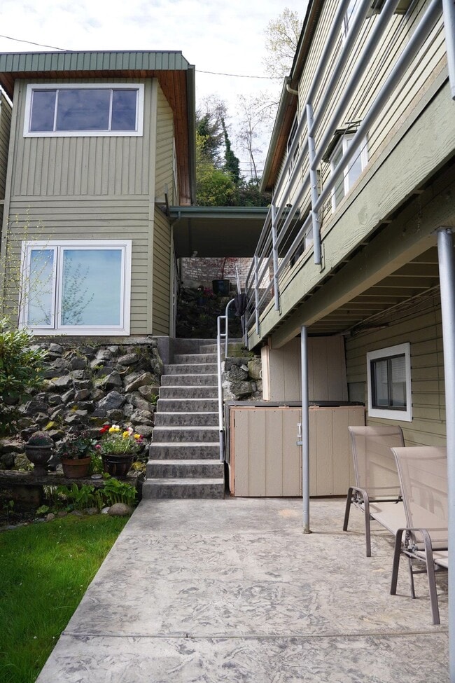 Photo - 9750 Rainier Ave S Unidad B