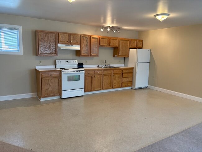 Building Photo - 244 Oakwood Ave Unit 2D