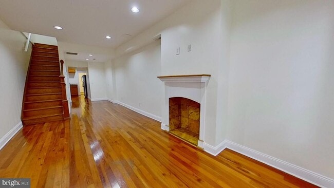 Building Photo - 412 S Eaton St