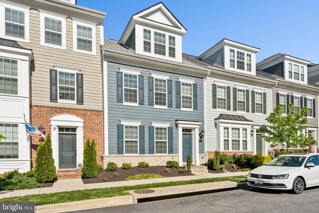 Photo - 381 Buckeye Cir Townhome