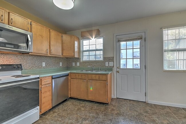 Photo - 2305 S Greenwood Dr