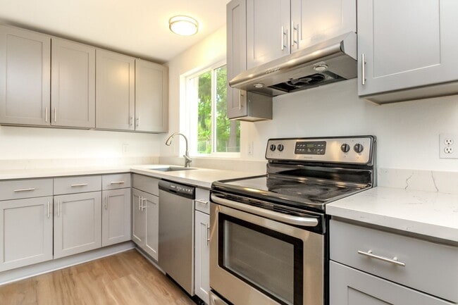 Photo - Four Bedroom House Near Camelot Park