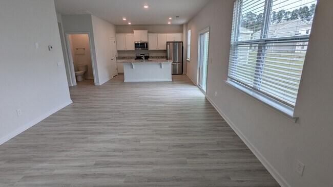 Photo - 114 Windrush Pnes