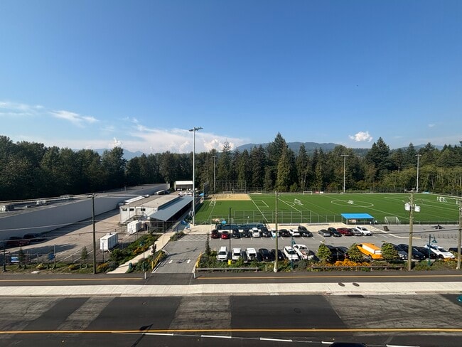 Photo - 3075 Murray St