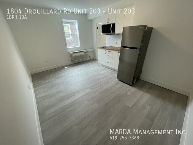 Building Photo - MODERN 1 BED/1 BATH Unit 203