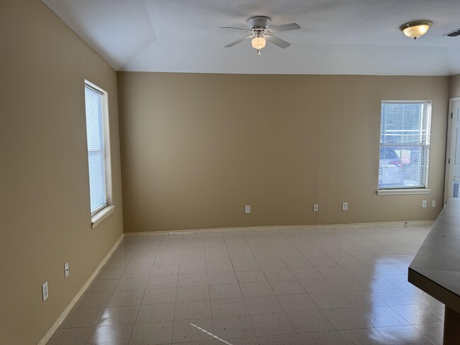 Photo - 4502 Llano Rd Unit 3