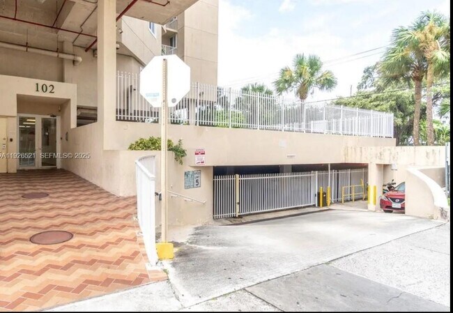 Photo - 102 SW 6th Ave Unidad 604