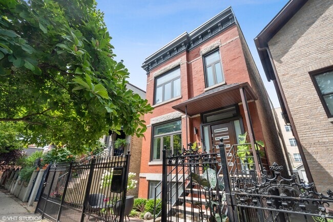 Building Photo - 1624 N Claremont Ave Rental