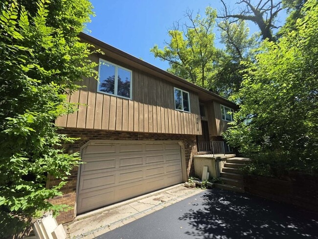 Building Photo - 7618 Catalpa Dr