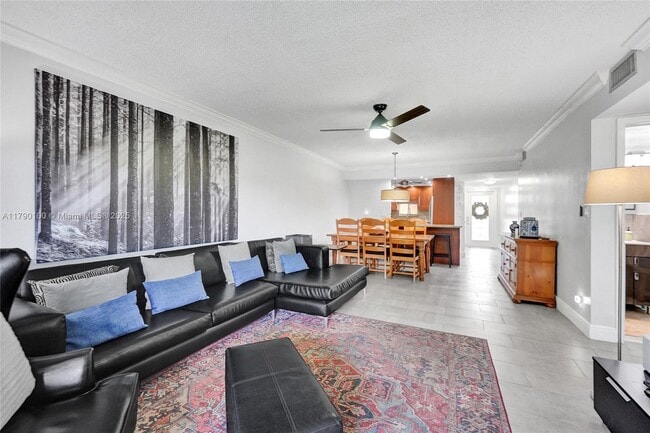 Building Photo - 830 S Hollybrook Dr Unit 310