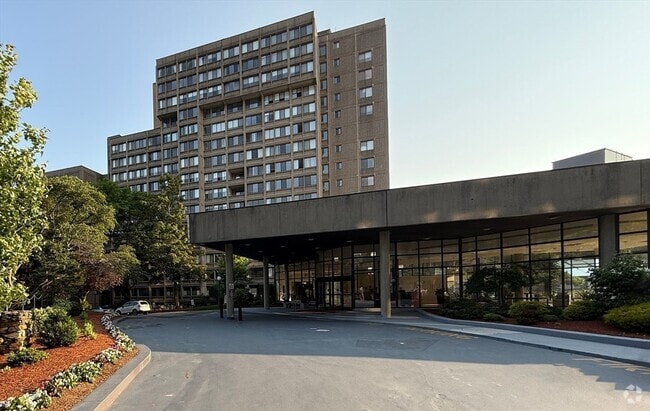 Building Photo - 250 Hammond Pond Pkwy Unit 1212S Rental