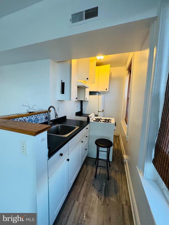 Photo - 2202 N Charles St Unidad 3F