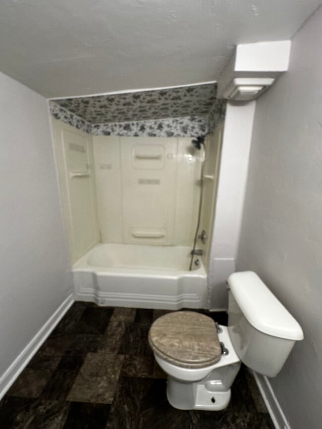 Photo - 305 S Western Ave