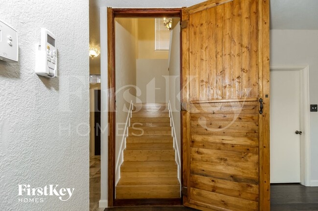 Photo - 1055 Waterview Dr