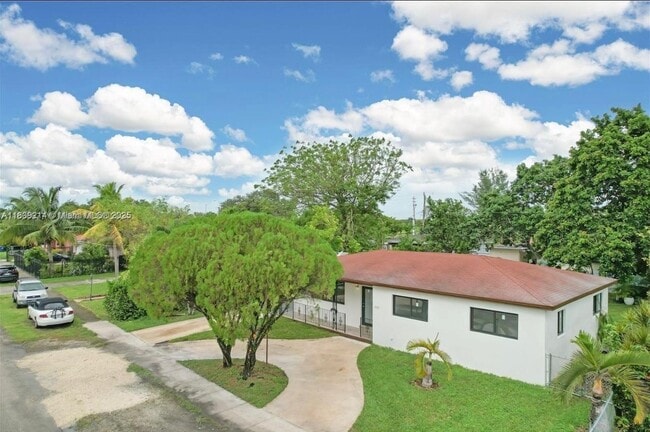 Building Photo - 1521 NW 134th St Rental