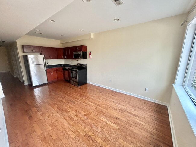 Photo - 332 N 41st St Unit 2