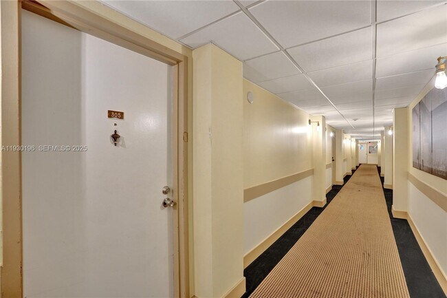 Photo - 4164 Inverrary Dr Unidad 305