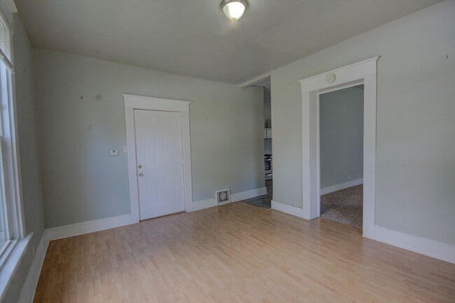 Photo - 1 bed lower level apartment Unit 1320