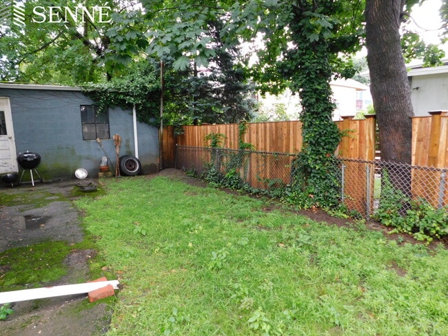 Building Photo - 137 Fayerweather St Unit 1