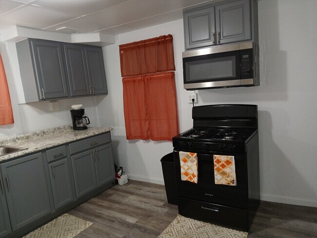 Photo - 2411 Spring St