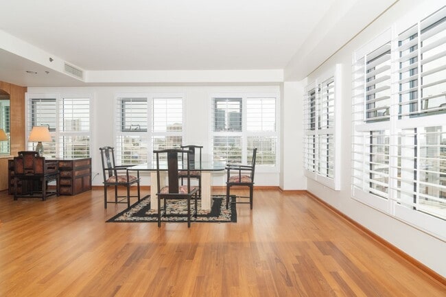 Photo - Spacious Condo, Exclusive Building - Honolulu Unit 704