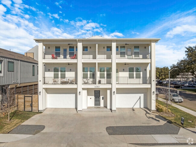 6283 La Vista Dr - 6283 La Vista Dr