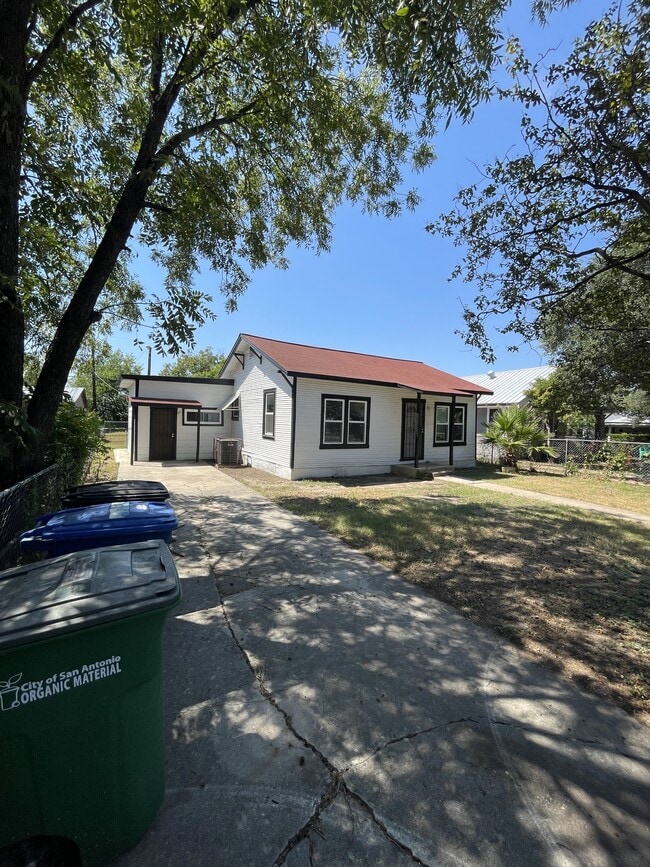 Photo - 3618 W Travis St