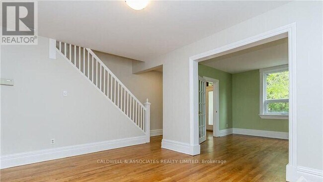 Photo - 245 MacKay St