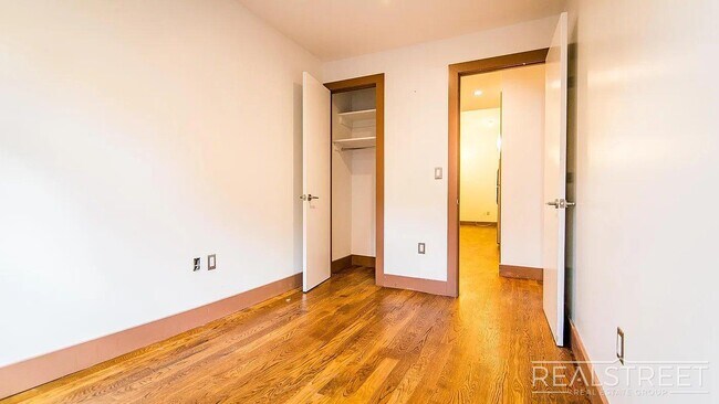 Photo - Jefferson Street Unidad 2L