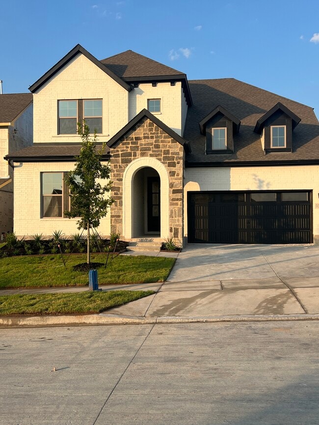 Building Photo - 13961 Longvalley Dr