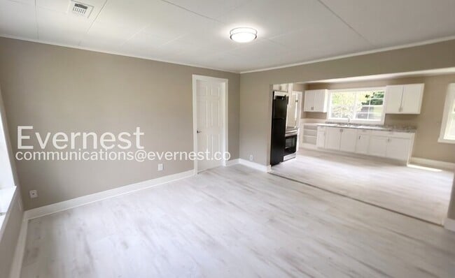 Photo - 3 Bed/1 Bath Home with Off-Street Parking / Available Now!