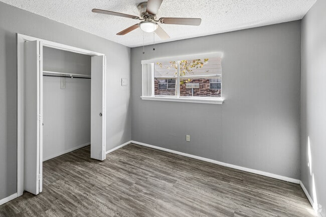 2BR, 1BA - 839SF - Primary Bedroom