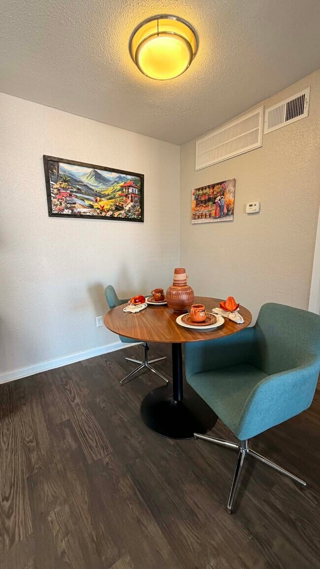 Dining Area - Casa Colinas