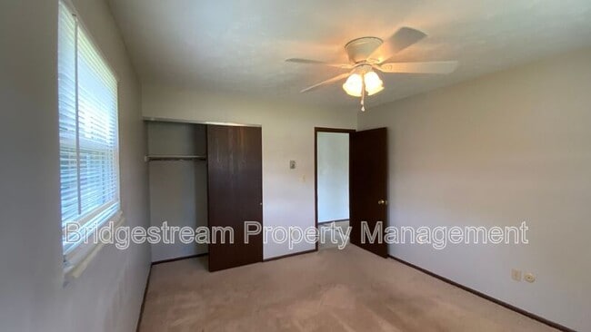 Photo - 52 Candlewood Ct
