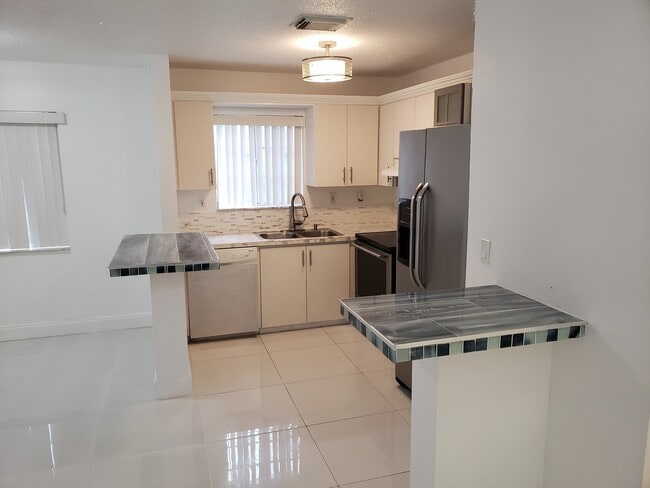 Photo - 18616 SW 100th Ave