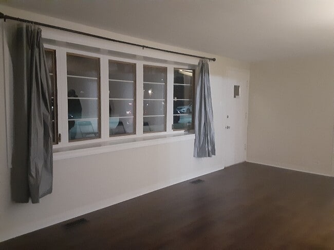 Entrada a la sala de estar - 3210 Grand Blvd