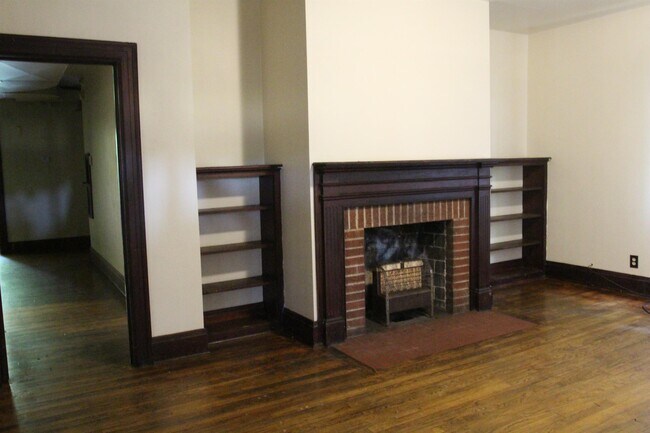 Photo - 823 W Society Ave