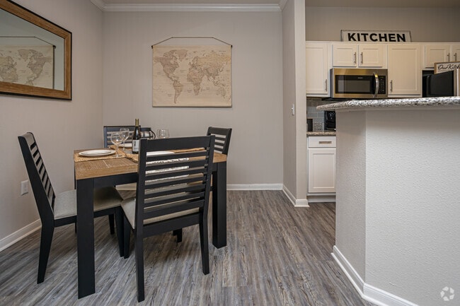 1BR, 1BA - 843SF