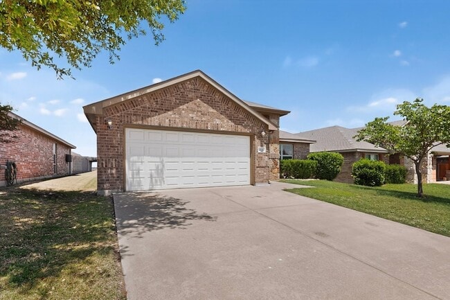 Photo - 416 Prescott Ln