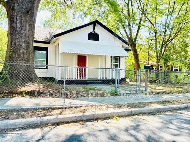 Photo - 104 Miller St