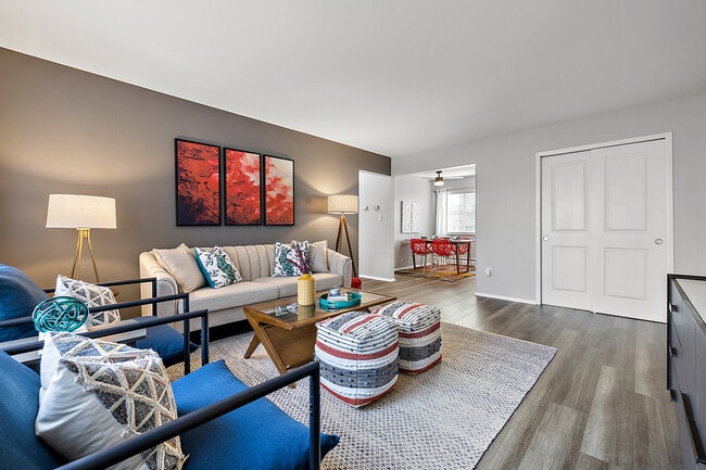 Cherry Hill Village Apartments - Dearborn Heights, MI