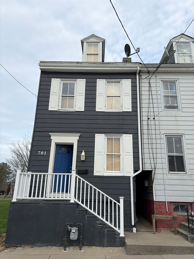 Building Photo - Future Rental! 3 Bedroom Home in York City.