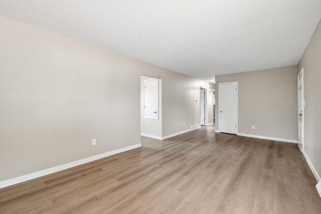 Photo - $2,340.95 with $300 Off the First Month's Rent, 5 Beds - 2 Bath, Multiplex in Littleton with Shar... Unit #5571