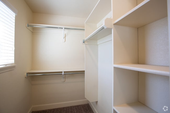 3BR, 3.5BA - 1978 SF